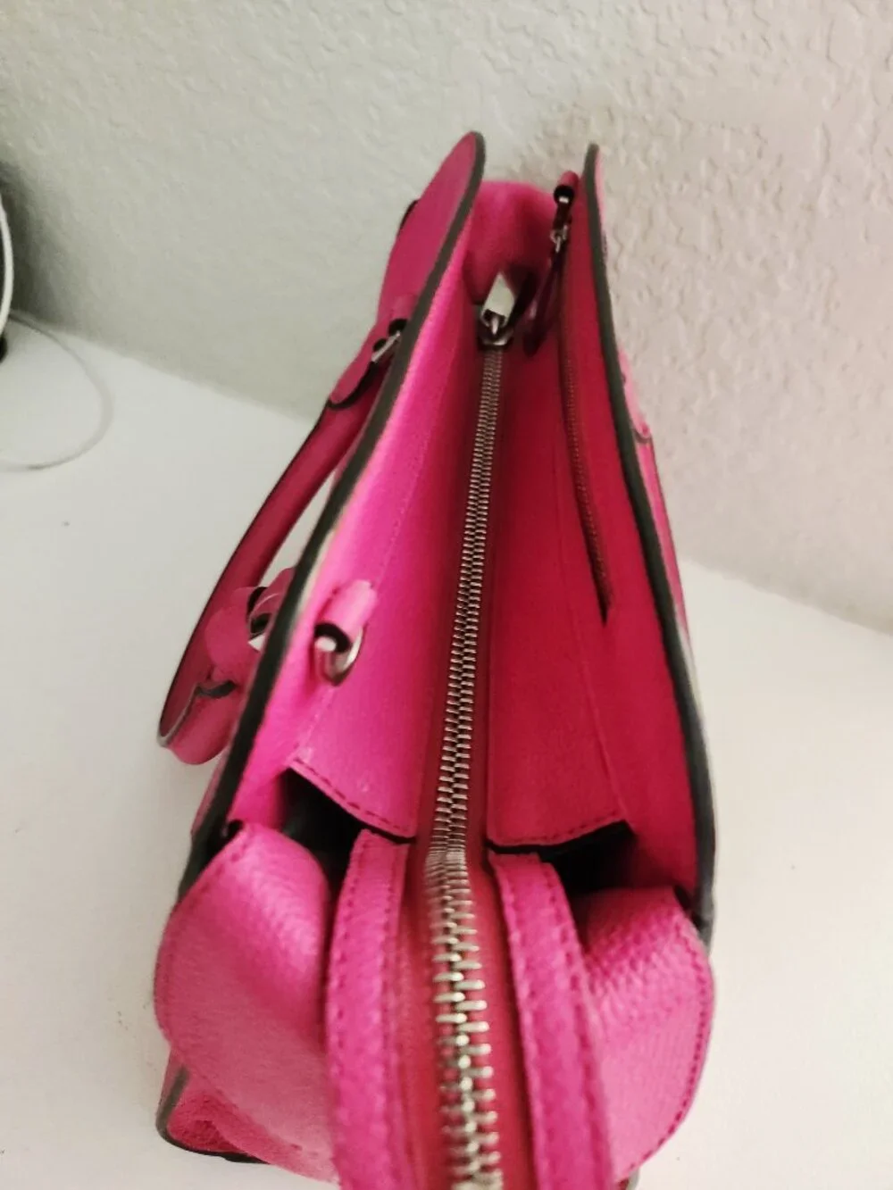 Like New Michael Kors Rasberry Pink Shoulder/Crossbody Bag Purse